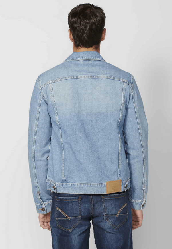 Blaue Jeansjacke
